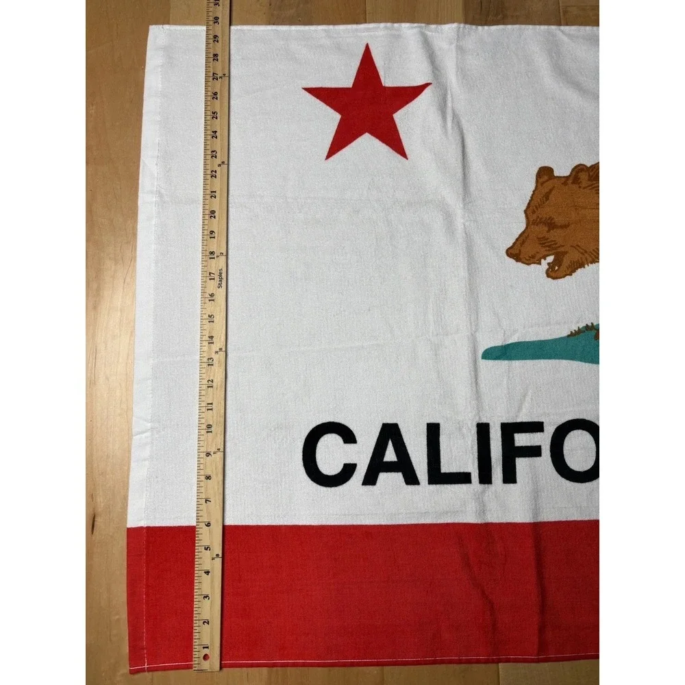Smith Novelty Company Beach Towel Unisex OS White California Republic Bear Flag